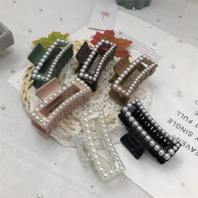 China 2021 New China Popular Factory Fashion Various Colors Wholesale Acrylic Pearl Hollow Out Hair Pin for sale