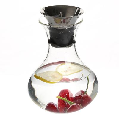 China Sustainable Heat Resistant Borosilicate Glass Water Carafe Large Capacity Pitcher for sale