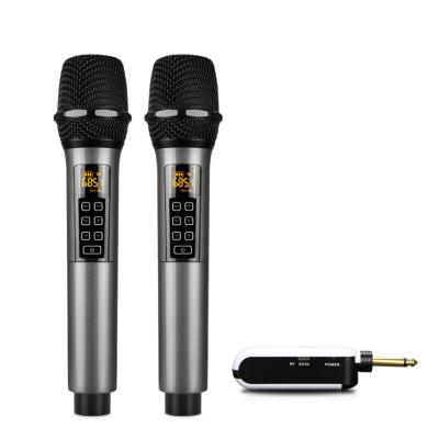 China Factory 2 Handheld Microphone Wireless Microphone System Wireless Recording Microphone for Voice Recording for sale