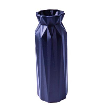 China 650ml Household Products Black White Plastic Vase Decoration HDPE Flower Style European Home Decoration Vases For Flowers for sale