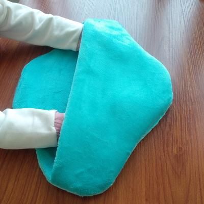 China High Quality Soft Electric Hand Warmer Foot Pad Low Energy Consumption Heating Warmer Mat for sale