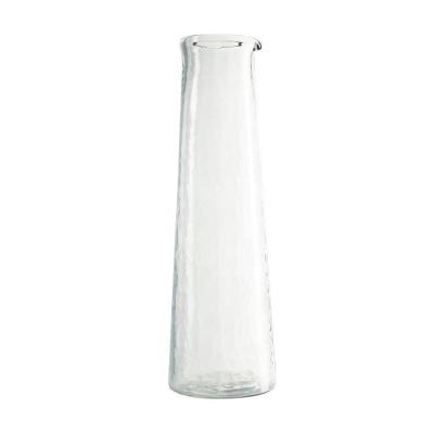 China The exterior 40.5 oz hammered glass carafe chirped texture perfect for everyday use for sale