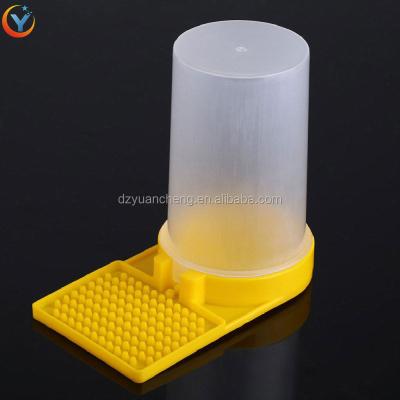 China Cultivate Bee Feeder Water Plastic Drink Beehive Fountains Beekeeping Agriculture Feeding Tools for sale