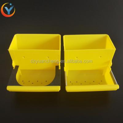 China Used in 2018 Automatic Cage Plastic Rabbit Drinker Water Feeder Fix Bowl for sale