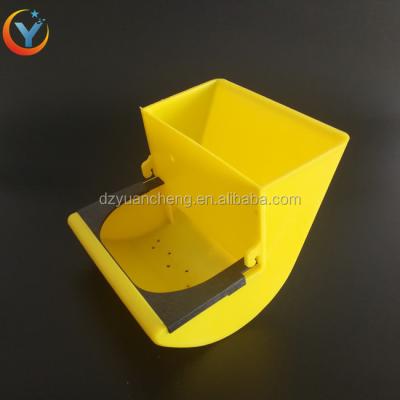 China Used in 2018 Cage Rabbit Plastic Animal Cage Food Containers Rabbit Feeder Feeding Box for sale