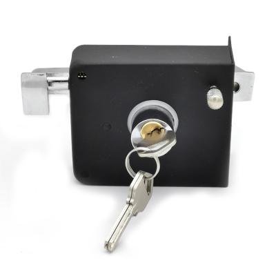 China Easy Operation Iron Case Cerradura Sobreponer Double Bolt Perilla Chapa Door Rim Lock for sale