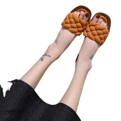 China CUSHIONING 2022 stylish summer cool slippers and cute flip-flops small and fresh flat outdoor for sale