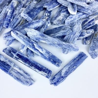 China Wholesale Natural Rough Quartz Blue Kyanite Crystal Raw Stone Gemstone From China for sale