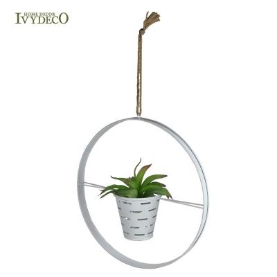 China IVYDECO Eco-Friendly Home Decor Flower Pot Nesting Rustic Metal Planter Mini White Hanging Vase With Hemp Rope Handles for sale