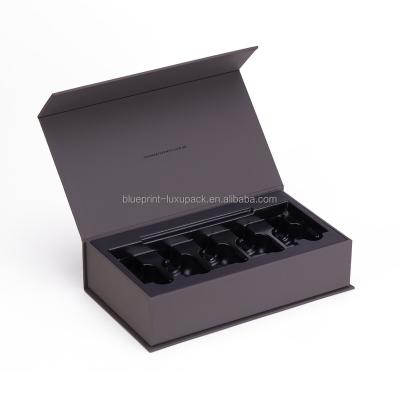 China Custom Logo Dark Gray Magnetic Wine Gift Box Lid Whiskey Materials Recycled Textured Paper Box With Vac Insert for sale