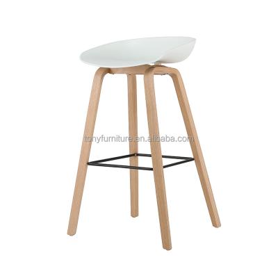 China Modern Bar Stool 25/30 Inch Wooden Leg Barstool Plastic Chair Seats for sale