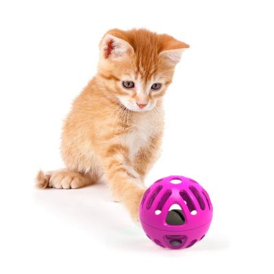 China Viable Factory Wholesale Plastic Pet Training Toy Cat Game LED Light Toy Ball for sale