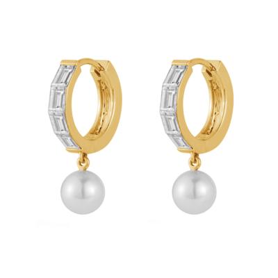 China FASHIONABLE hot sale 925 sterling silver gold plated pearl and diamond jewelry 18k jewelry huggie circle earrings for sale