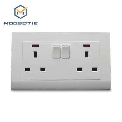 China Multipurpose British Standard 3 Pin 1 Light Way Strip 1 Switch Wall Sockets and UK Switches Wall Light Switch for sale