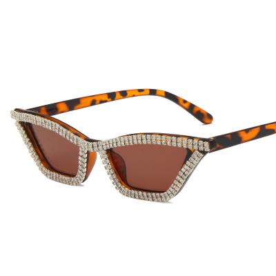 China Fashion Sunglasses Cats Eye Triangle Sunglasses with Diamonds Sunglasses European and American CIA for sale