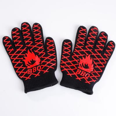 China Highest Custom Food Grade Heat Resistant Red BBQ Heat Resistant Gloves For Kitchen Cooking for sale