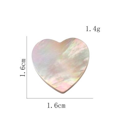 China Exquisite Heart-Shaped Non-slip Decoration Pin Buckle Gift Cute Shell Carving Neckline Decorative Pendants for sale