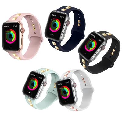 China Fanshion Vintage Studs Rivets Silicone Watch Strap Band For Apple Watch Band for sale