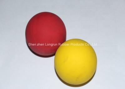 China Gekleurde 50mm Gevormde Rubberballen/Stevige Rubberbal in Geel, Rood Te koop