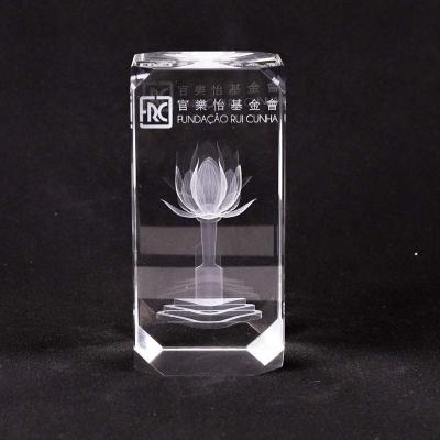 China China Ailuya Crystal Paperweight Can Be Customized Logo Business Gift Office Decoration Carved Paperweight for sale