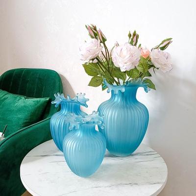 China Ailuya Statistical Institute Vase Wave Shape Glass Vase Minimalist Style Nordic Transparent Flower Arrangement Decoration Vase In Living Room for sale