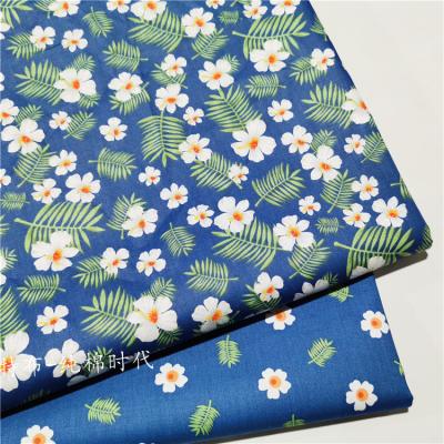 China Fresh Blue Leaf Twill Fabric Floral Seam Red White Making Bedding Shrink-Resistant Cotton Home December Handmade Fabric for sale