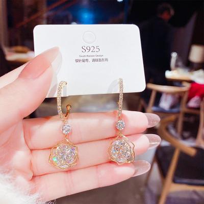 China FASHIONABLE 925 Silver Fashion Crystal Ball Drop Earrings Rose Flower Diamond Healing Needle Earrings for sale