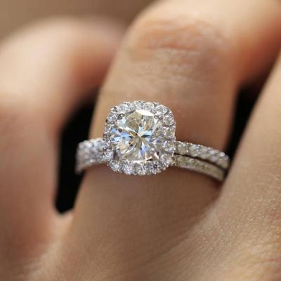 China New sparkling Diamond Round Ring Engagement Ring Mmoissanite Diamond Wedding Ring European and American fashion for sale