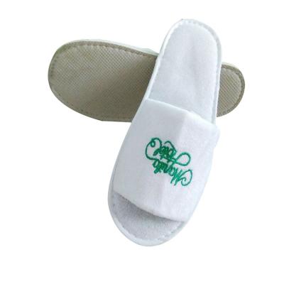 China Exquisite Disposable Hotel Amenities Open Toe Customize Disposable Canton Slipper Hotel Towel Slippers Wholesale for sale