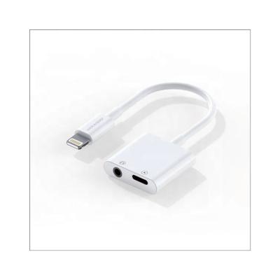 China Wholesale 3.5mm Cell Phone Audio Fill Listening 2 in 1 Adapter for iPhone IOS Connection Popup Window for sale