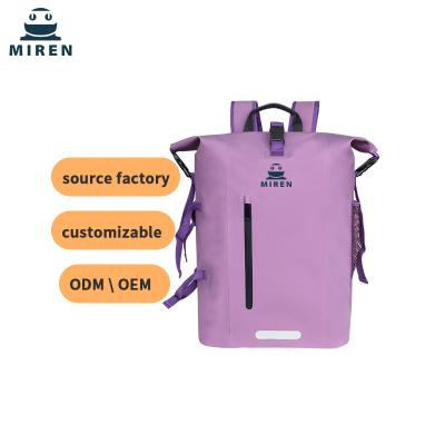 China Wasserdichter Packsack-Rucksack aus 500D-PVC-Material, violette Farbe, 30 l Fassungsvermögen zu verkaufen