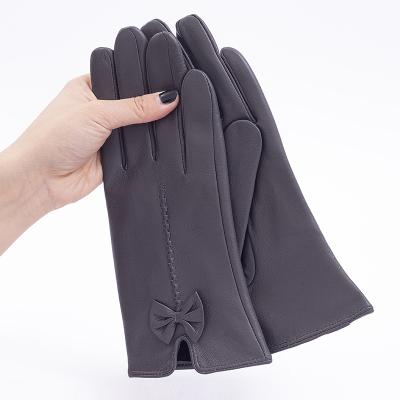 China Factory Direct Sales Plain Knot Decor Winter Women's Bow Leather Gloves for sale