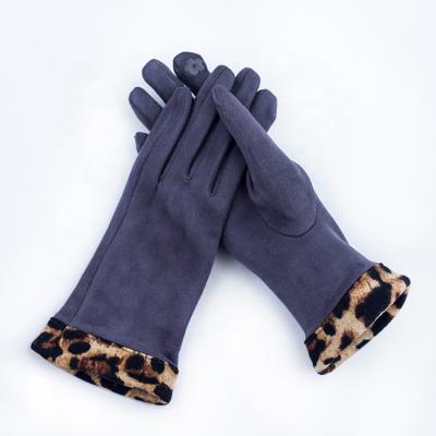 China Customized Simple Leopard Print Fur Cuff Gloves Faux Suede Winter Thermal Gloves for sale