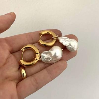 China Fashionable Wholesale Custom High Quality 18K Gold Plated Stainless Steel Big Baroque Pearl Drop Shell Circle Earrings Jewelry Huggies for sale