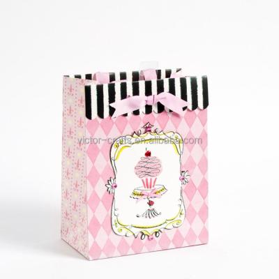 China Recyclable Pastry Gift Cupcakes Medium Bag Bread Packaging Paper Bags for sale