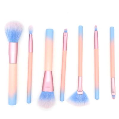 China Angular Blush 7 Pcs Good Quality Wooden Handle Cosmetic Makeup Brush Set Soft And Fine Beauty Makeup Tools for sale