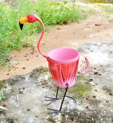 China Outdoor Cartoon Metal Shape Pink Flamingo Animal Flower Pots Planters Garden for sale