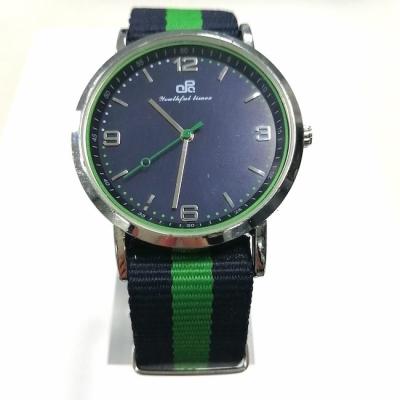 China Reloj deportivo de cinturón de nylon de 39 mm en venta