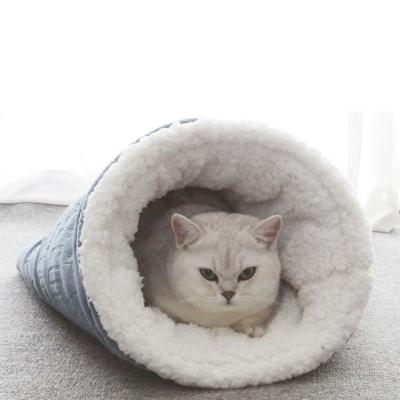 China Wholesale Custom Viable Japanese Style Sleeping Bag Cat Bed Dismountable and Washable Cat Bed for Winter Pet Supplies for sale