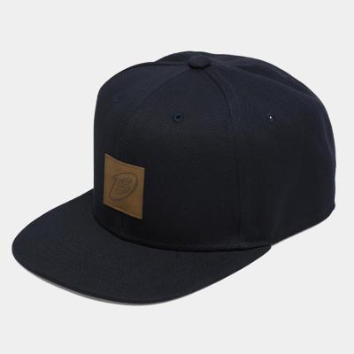 China COMMON Black 100% Cotton Snapback Hats, Custom Leather Patch Logo Snapback Hats for sale