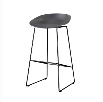 China Counter Design Contemporary Nordic Gray Height Plastic Bar Stool With Metal Base for sale