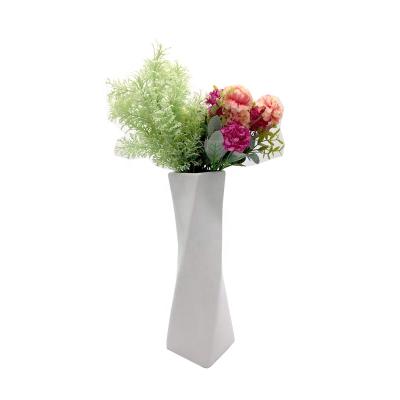 China 2021 Low MOQ Eco-friendly Ceramic White RTS Flower Vase Modern Ceramic White Flower Vase Great For Wedding And Home Decorations for sale