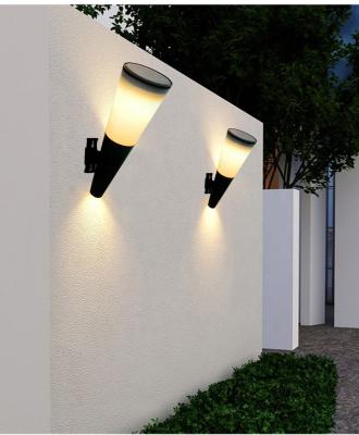 China Solar Powered Outdoor Waterproof Solar Barrier Decorative Light Garden Yard Wall Lamp for Deck Patio Front Door Yard Stair for sale