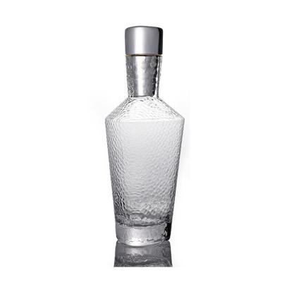 China In Stock 1000ml Empty Whiskey Bottles Gold Rim Triangular Whiskey Glass Bottle Japanese Style Hammered Crystal Bottles For Top Whiskey for sale