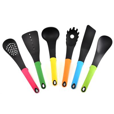 China Sustainable 6pcs/set Kitchen Cooking Wood Handle Nylon With Rotating Rack Non-Stick Cookware Set for sale