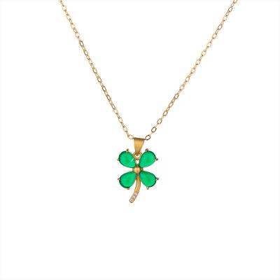 China UA746 Dropshipping CLASSIC female lucky green chalcedony clover necklace green agate clover pendant necklace for sale