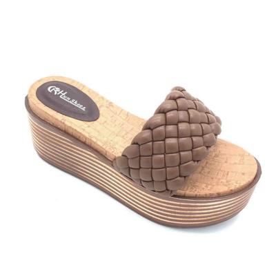 China Hot Selling Summer Fashion Women's Thick-soled Weaving Wedges Middle Heels Women's Sandals for sale