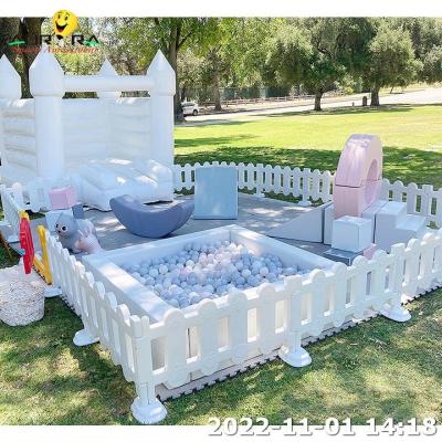 China Soft Play Equipment Set Kids Wit Indoor En Outdoor Speelplaats Met Bounce House Te koop