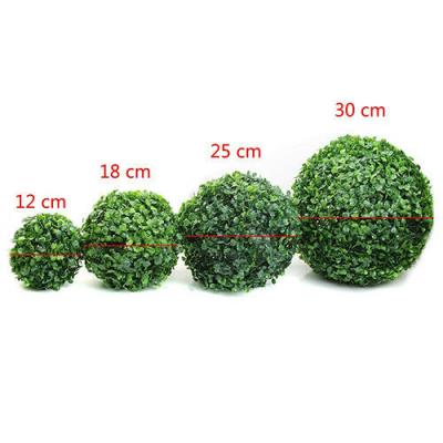 China Eco-friendly Artificial Plastic Grass Ball Buxus Decoration Kiss Boxwood Topiary Outdoor Indoor Garden Wedding Decorations for sale