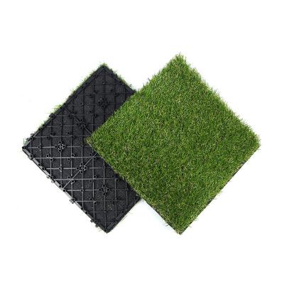 China Customized Anti-UV Artificial Grass Protection Grass Tile Interlocking Artificial Grass Garden Decking Tiles for sale